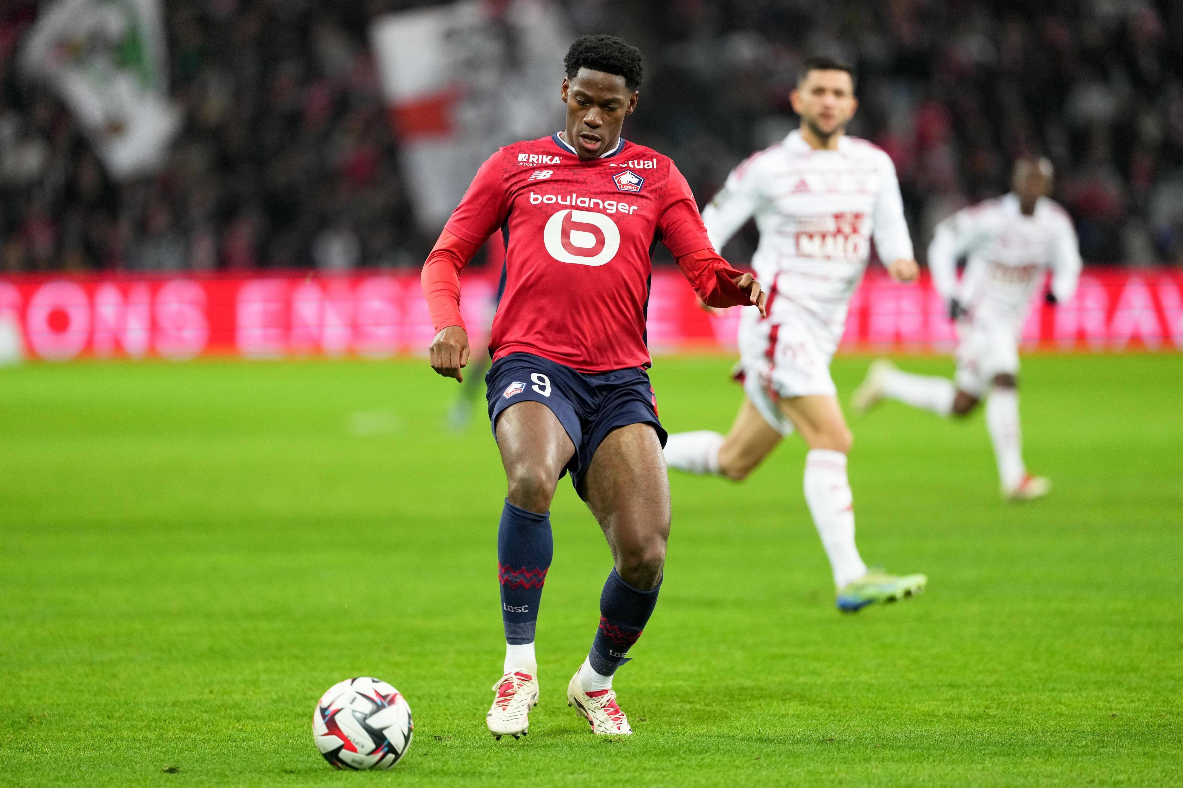 九游社区-法甲转会期再迎强敌，切尔西回应争议，主帅态度——气氛紧张，年轻球员得到机会的简单介绍